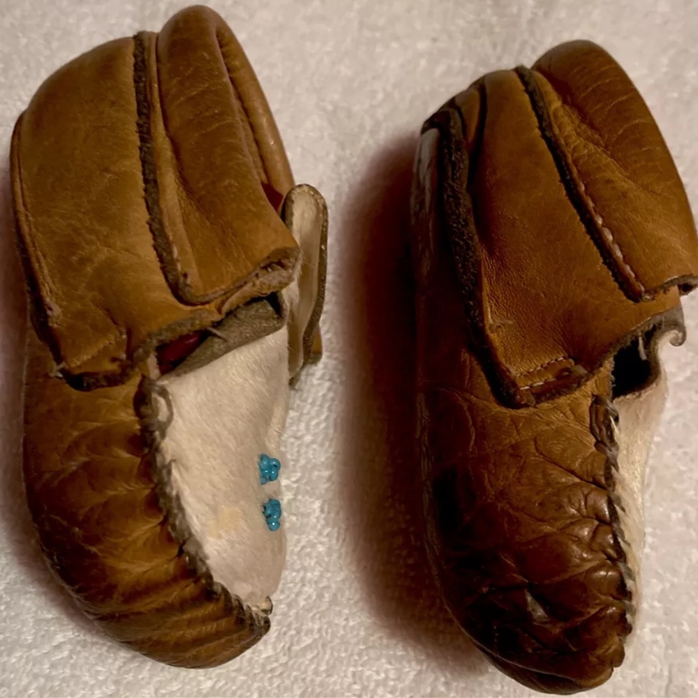 VTG Hand Made Native American Baby Moccasins - Picture 5 of 8